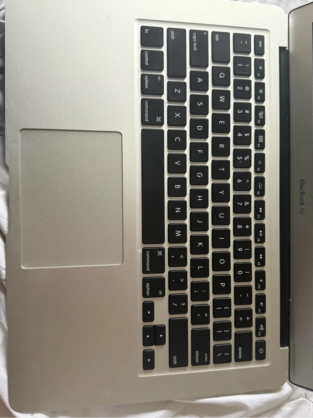 Apple MacBook AIR MAC OS MONTEREY